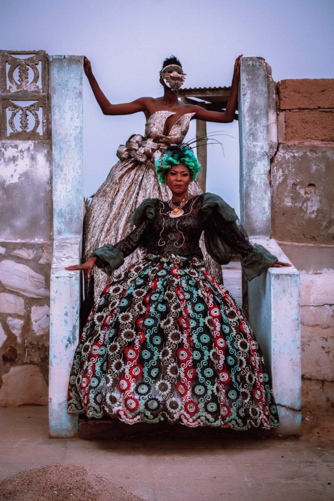 FASHION EDITORIAL With Queen Mother Naa Fynnba Korkoi Atiapa 1 From Ghana.  – Magazine Le Afrique Style Brazil